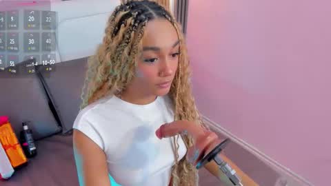 clauwdeen  wolf online show from December 17, 8:48 pm