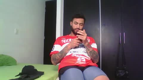 Snapshot of claybrown_ chatting on May 16, 7:12 pm Clay online show from May 16, 7:12 pm