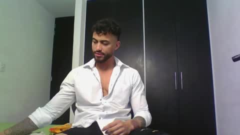 Snapshot of claybrown_ chatting on May 22, 12:11 pm Clay online show from May 22, 12:11 pm