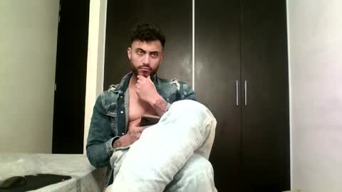 Snapshot of claybrown_ chatting on May 28, 2:58 pm Clay online show from May 28, 2:58 pm