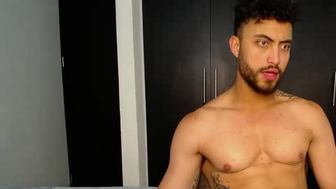 Snapshot of claybrown_ chatting on June 1, 1:13 pm Clay online show from June 1, 1:13 pm