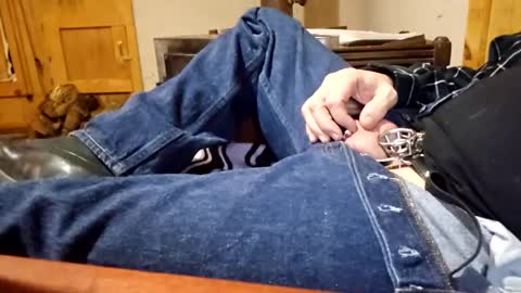 Snapshot of claygilmeriii chatting on December 11, 1:05 am Clay online show from December 11, 1:05 am