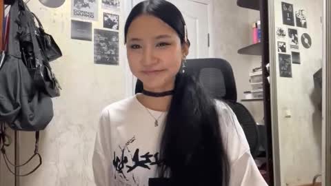 Lili online show from March 18, 7:39 pm