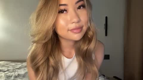 Lili online show from March 23, 1:15 pm