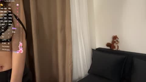 Lili online show from April 18, 7:07 pm