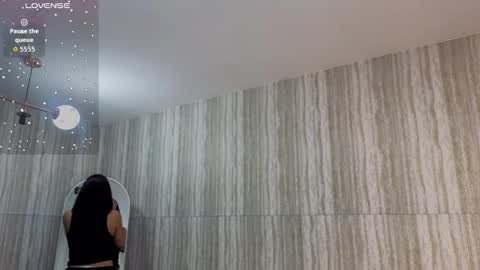 Snapshot of clementine_t chatting on September 16, 2:34 am Clementine online show from September 16, 2:34 am