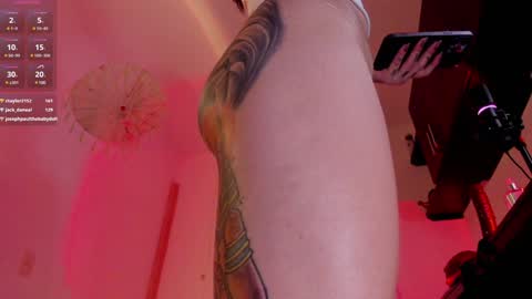 Snapshot of cleo_dblue chatting on January 10, 8:18 am online show from January 10, 8:18 am