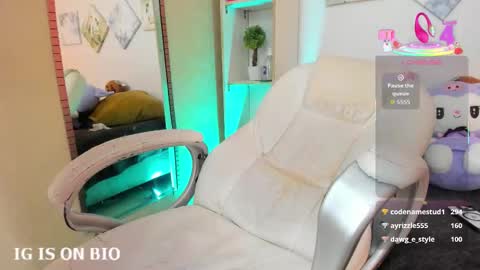 cleo online show from November 23, 3:34 pm