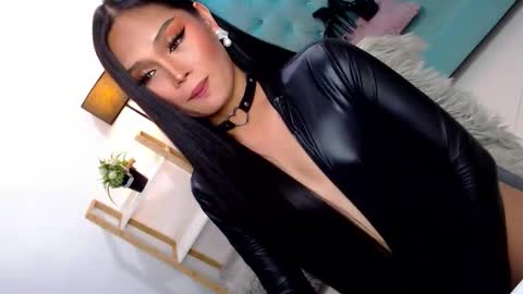 Cleo online show from February 15, 2:52 am