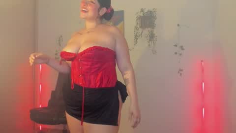 Snapshot of cleopatra_col chatting on November 26, 12:44 am Cleopatra online show from November 26, 12:44 am