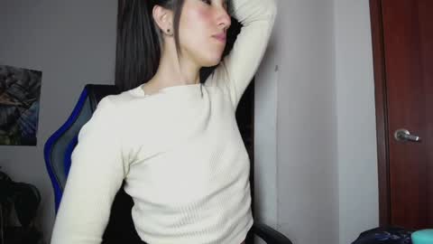 Snapshot of cleopatra_cute chatting on December 19, 5:07 am Nicol online show from December 19, 5:07 am
