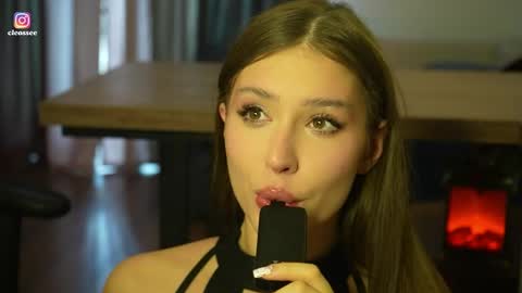 Cleo online show from April 6, 7:09 am