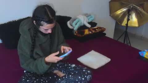 Snapshot of cleosexxx chatting on October 22, 9:53 am cleo y maikol online show from October 22, 9:53 am