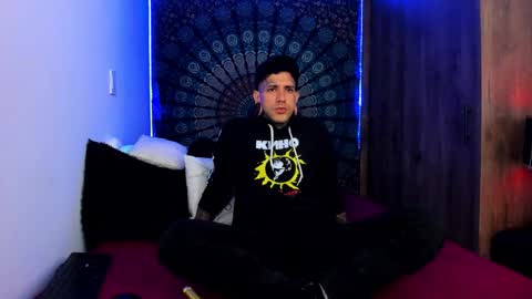 Snapshot of cleosexxx chatting on November 5, 1:05 am cleo y maikol online show from November 5, 1:05 am