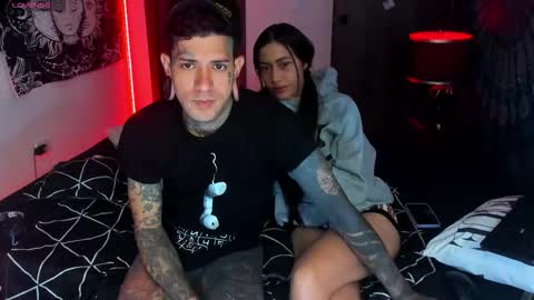 Snapshot of cleosexxx chatting on November 19, 9:15 pm cleo y maikol online show from November 19, 9:15 pm