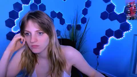 Snapshot of clery_shine chatting on March 2, 7:54 pm clery_shine online show from March 2, 7:54 pm