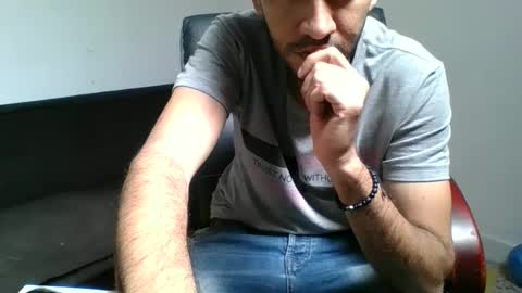 Snapshot of clickeame chatting on October 1, 2:23 pm clickeame online show from October 1, 2:23 pm