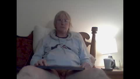 clitboy658752 online show from December 2, 9:10 pm