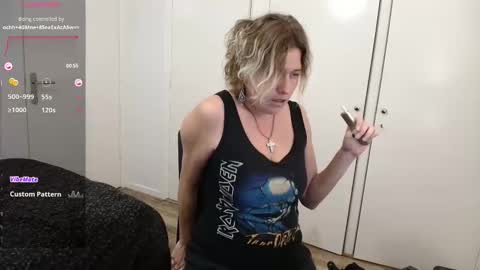 Syl  online show from December 3, 3:32 pm