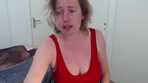 Syl  online show from March 9, 8:29 am