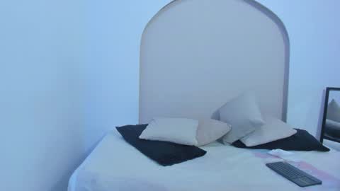 Cloe  online show from December 8, 12:51 am