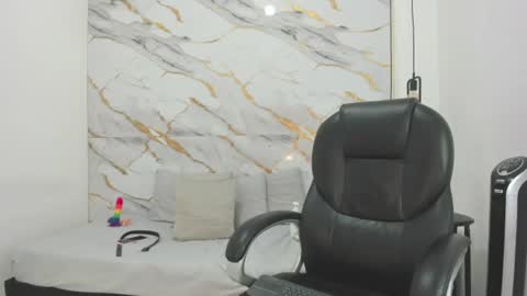 Cloe  online show from July 25, 6:22 am