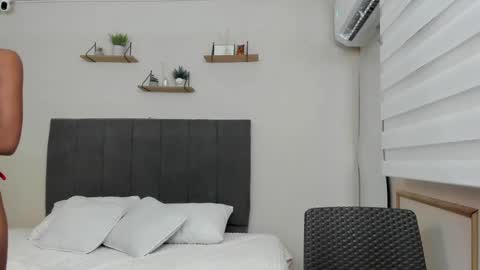 Snapshot of cloe_harry chatting on November 9, 12:14 pm Cloe x Harry online show from November 9, 12:14 pm