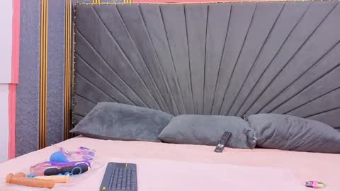 Cloe online show from April 1, 1:52 pm