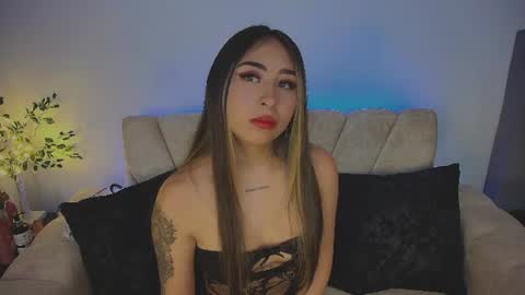 cloe_martinezz_ online show from July 23, 3:04 am