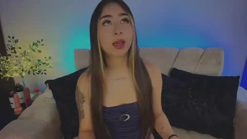 cloe_martinezz_ online show from July 27, 5:31 pm