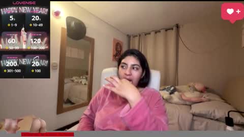 cloe small online show from October 12, 1:48 am