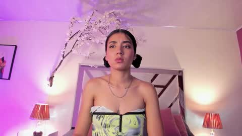 CLOE  online show from November 22, 3:27 am