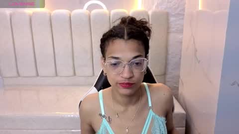 cloee online show from October 10, 7:51 am