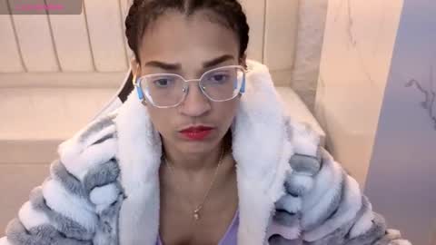 cloee online show from October 14, 2:34 am