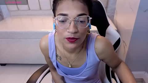 cloee online show from October 16, 3:51 am