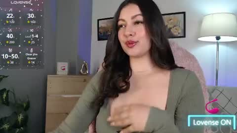Snapshot of cloee_dss chatting on June 8, 5:13 pm cloee_dss online show from June 8, 5:13 pm