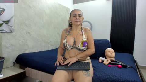 CLOE online show from November 27, 11:23 am