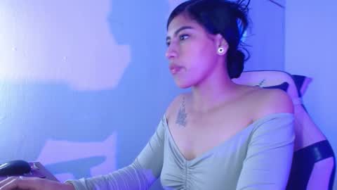 Snapshot of cloegp chatting on February 18, 11:50 am sara online show from February 18, 11:50 am