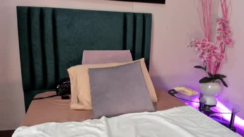 Cloe Rossel online show from April 10, 7:18 pm