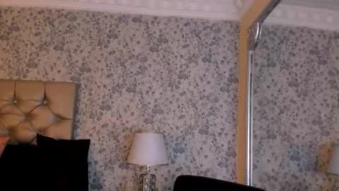 Clohe the wonder online show from February 4, 12:00 pm