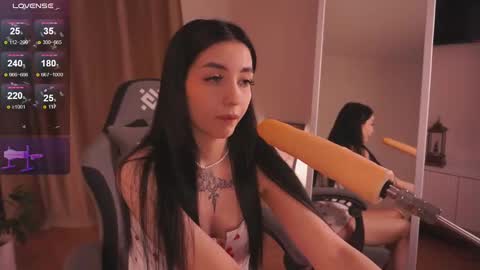 Snapshot of clooud_surfer chatting on February 2, 11:32 pm clooud_surfer online show from February 2, 11:32 pm