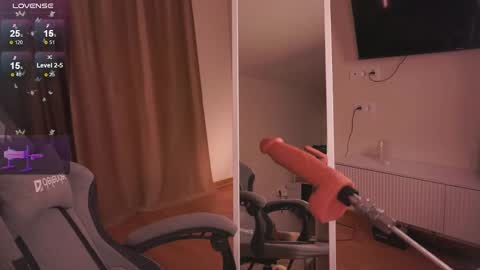 Snapshot of clooud_surfer chatting on February 3, 4:10 pm clooud_surfer online show from February 3, 4:10 pm