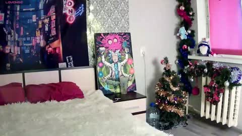 closertous online show from January 12, 2:33 pm