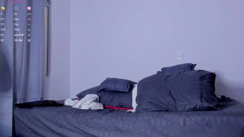 Snapshot of cloudy_pigdude chatting on January 16, 3:02 am CRISTIAN online show from January 16, 3:02 am