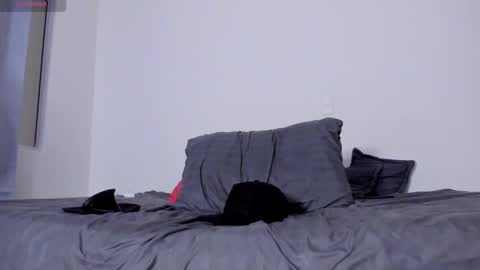 Snapshot of cloudy_pigdude chatting on March 10, 8:15 am CRISTIAN online show from March 10, 8:15 am