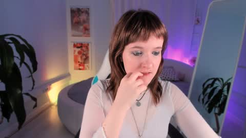  Clover  follow me  online show from December 4, 1:42 pm