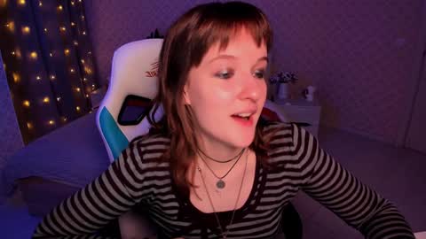  Clover  follow me  online show from December 22, 3:00 pm