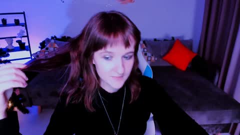  Clover  follow me  online show from January 2, 9:07 pm