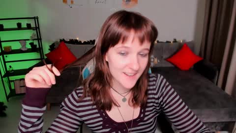  Clover  follow me  online show from January 7, 6:35 pm