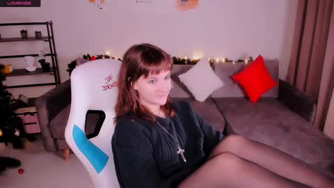  Clover  follow me  online show from January 9, 3:23 pm